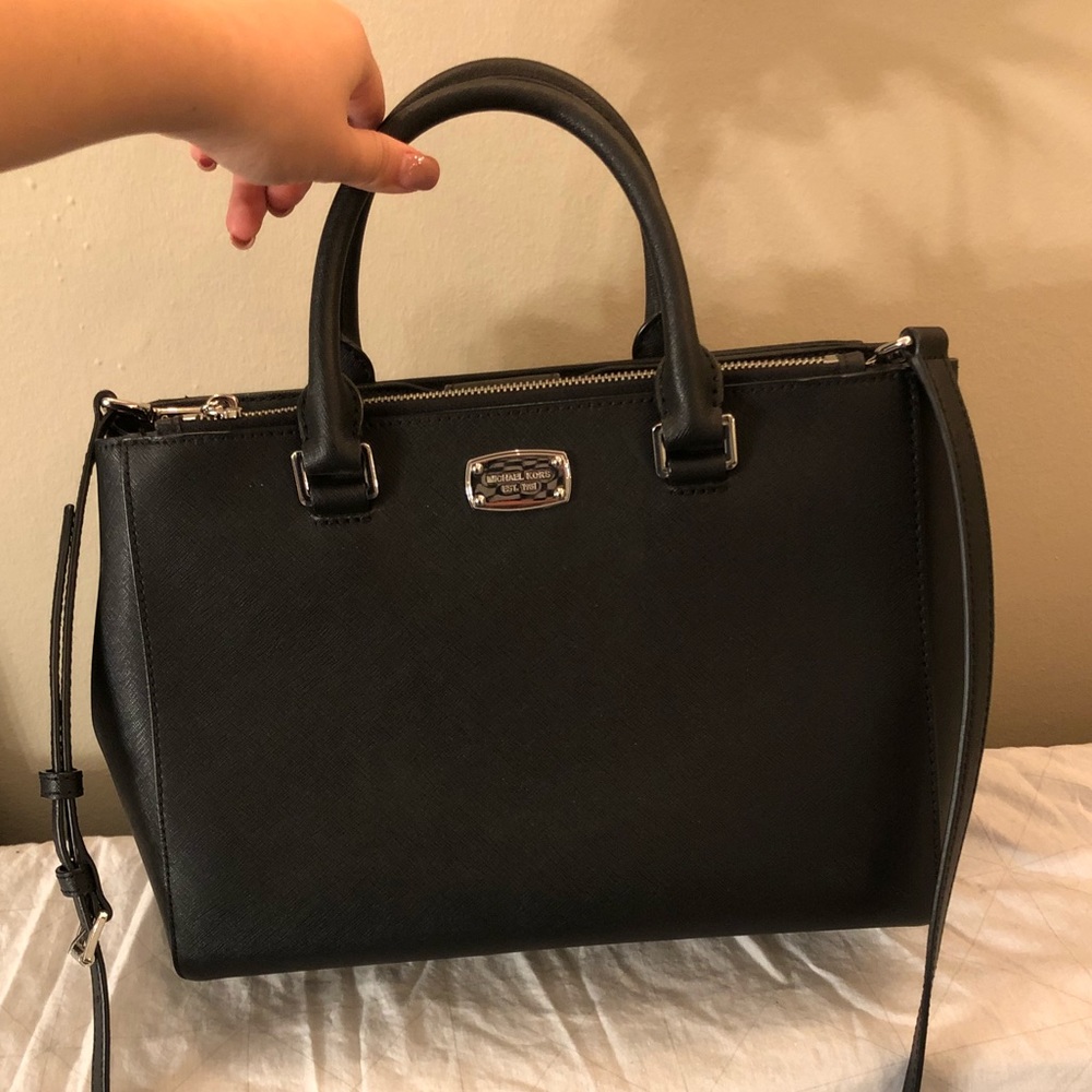 Black Michael Kors Crossbody Purse